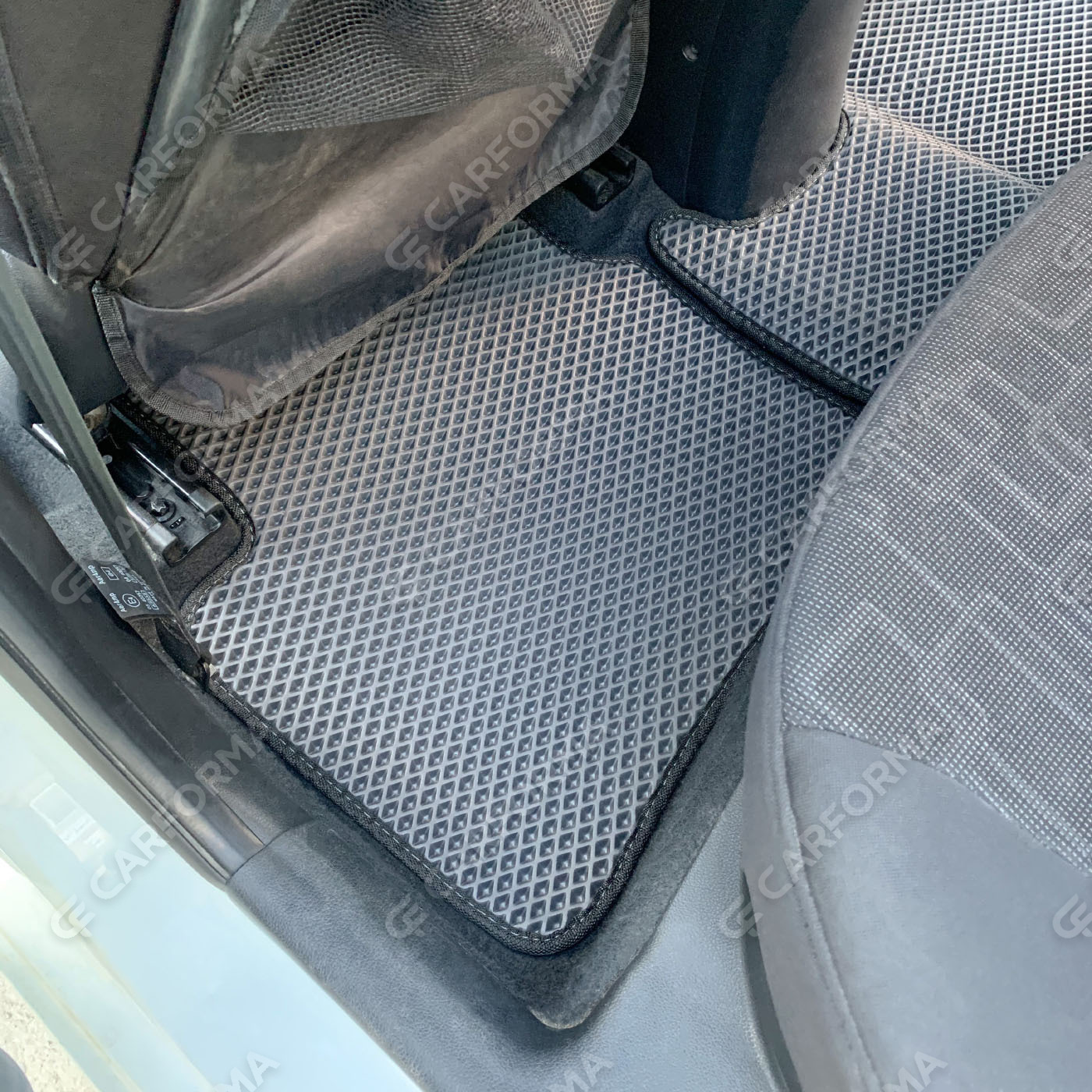 Коврики на Hyundai Solaris I 2010&nbsp;-&nbsp;2017 в Ульяновске