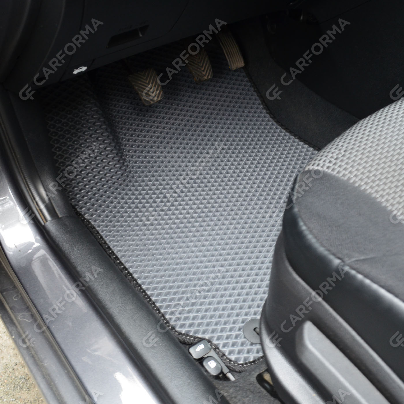 Коврики на Hyundai Solaris I 2010&nbsp;-&nbsp;2017 в Ульяновске