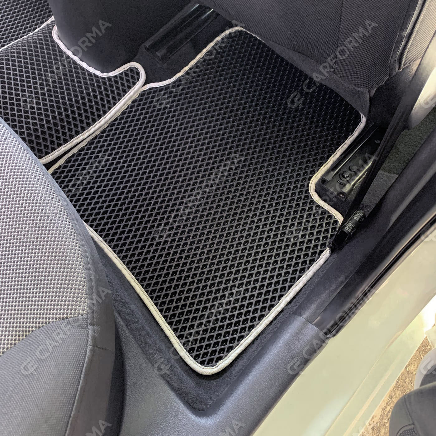 Коврики на Hyundai Solaris I 2010&nbsp;-&nbsp;2017 в Ульяновске