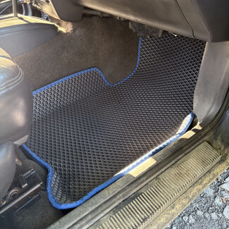 Ворсовые коврики на Jeep Grand Cherokee (ZJ) 1992 - 1999 в Ульяновске Ворсовые коврики на Jeep Grand Cherokee (ZJ) 1992 - 1999 в Ульяновске